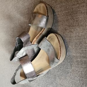 Pierre dumas wedges size 10